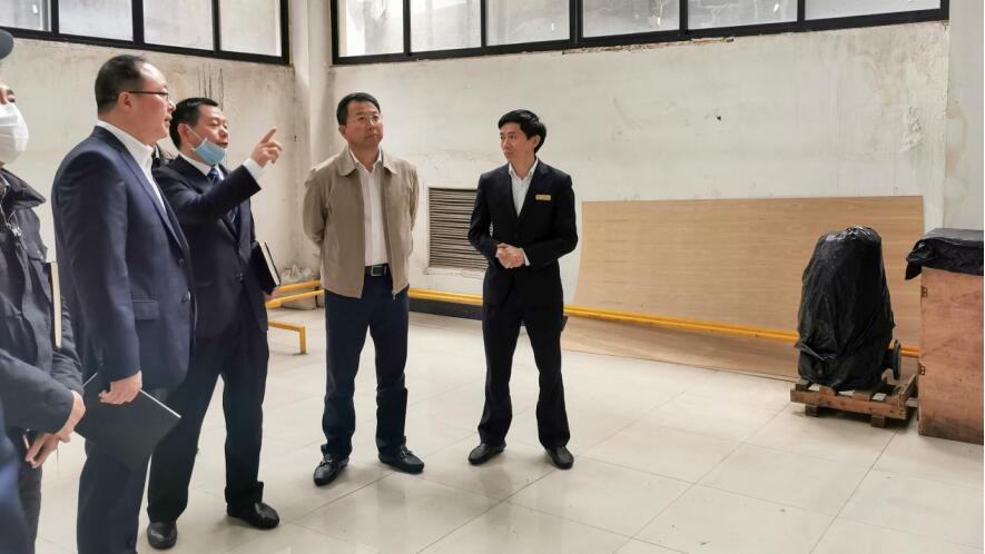 集團(tuán)黨委書記、董事長任丁會見川酒集團(tuán)董事長曹勇一行