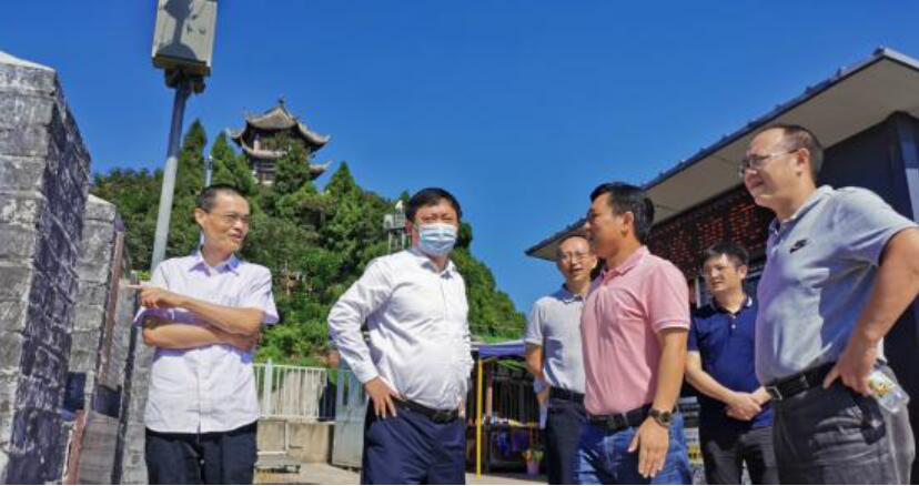 集團領(lǐng)導檢查洛帶金龍長城安全生產(chǎn)工作