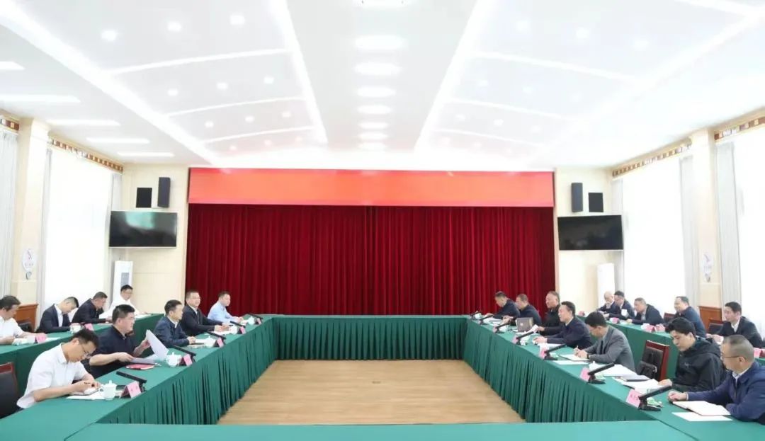 省尊龍凱時(shí)集團(tuán)與甘孜州舉行座談交流會